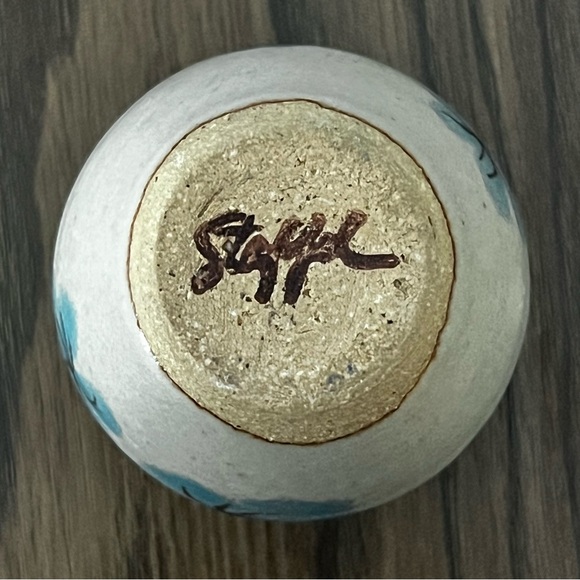 Small Painted Pottery Vase - Picture 5 of 12